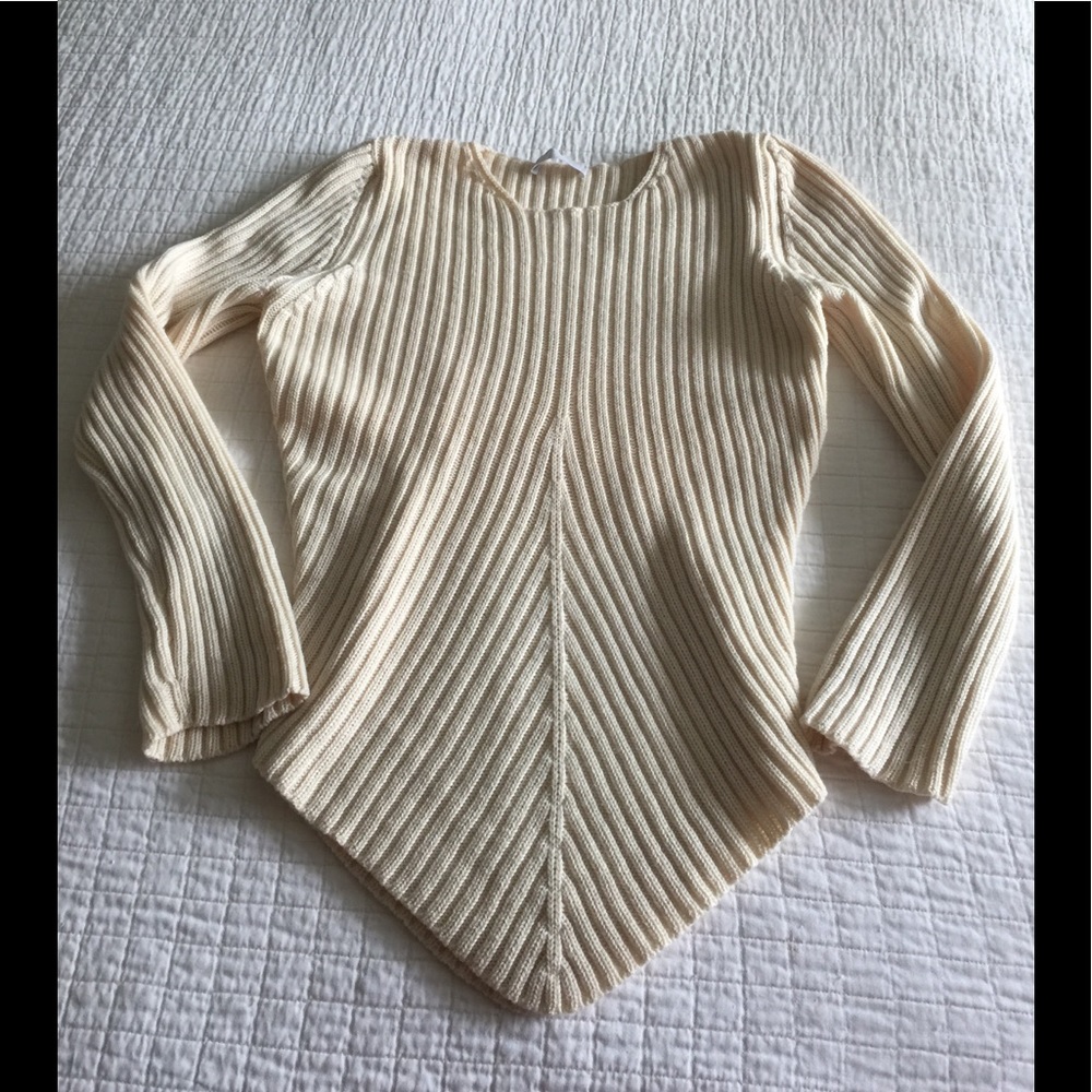 Tandem Italy cream wool “V” sweater w/square collar